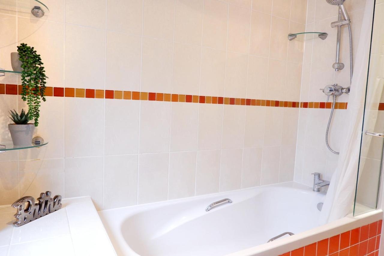 Stunning Apartment Close To Cambridge Station With Free Parking! Ngoại thất bức ảnh